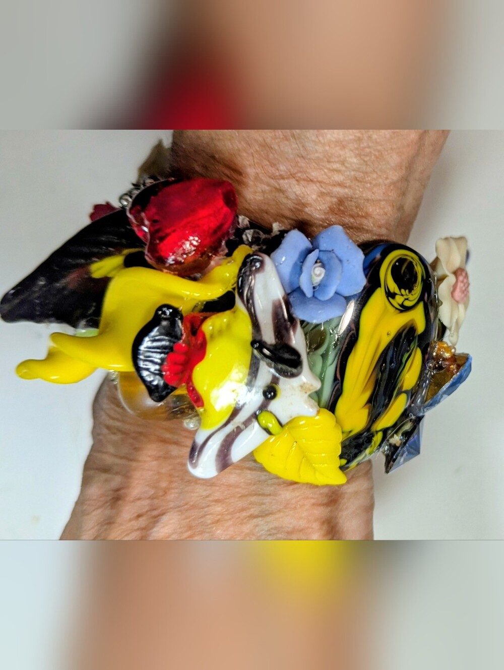 Wendy Gell bracelet glass fish with glass center stones Murano glass Swarovskis